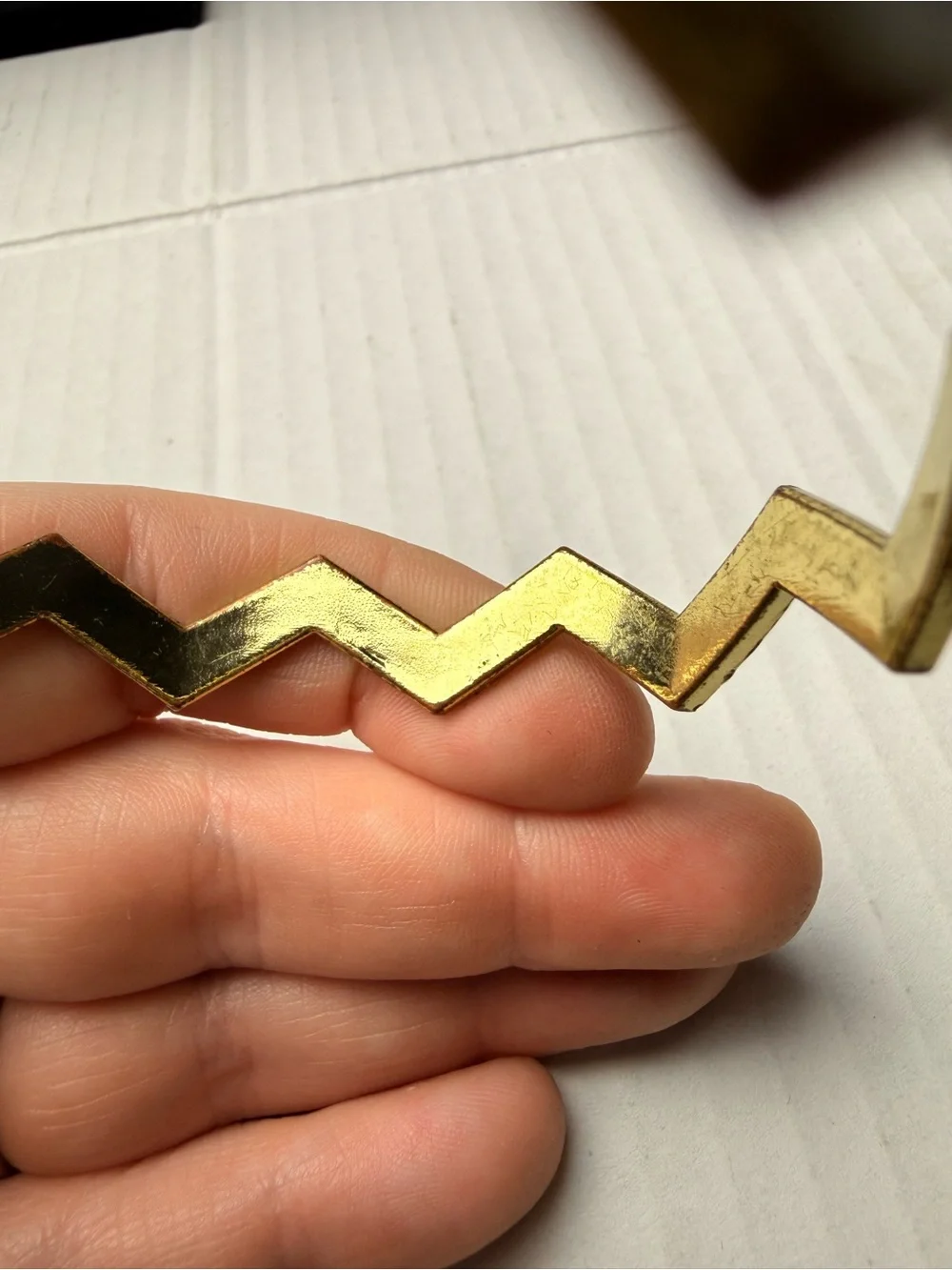 Vintage Zigzag Fashion Gold Tone Gray Enameled Bangle Bracelet